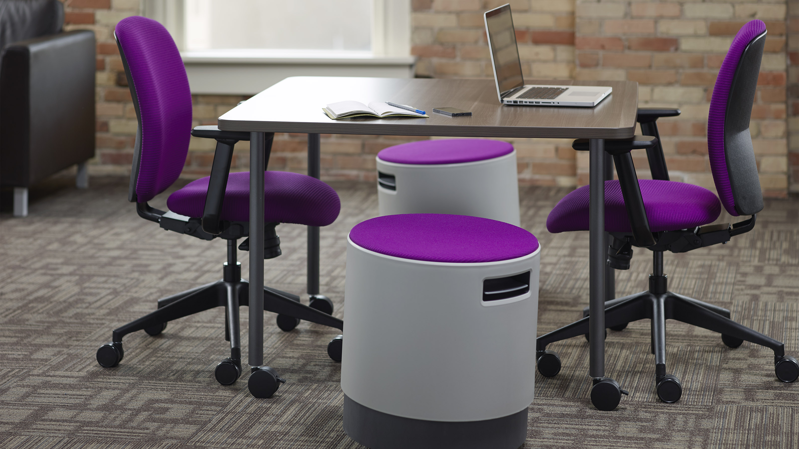 Simple Tables with Jack seating